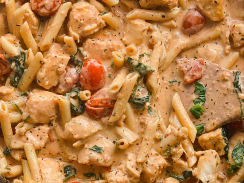 Chicken & tomato pasta