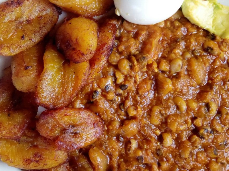 Beans, egg & plantain