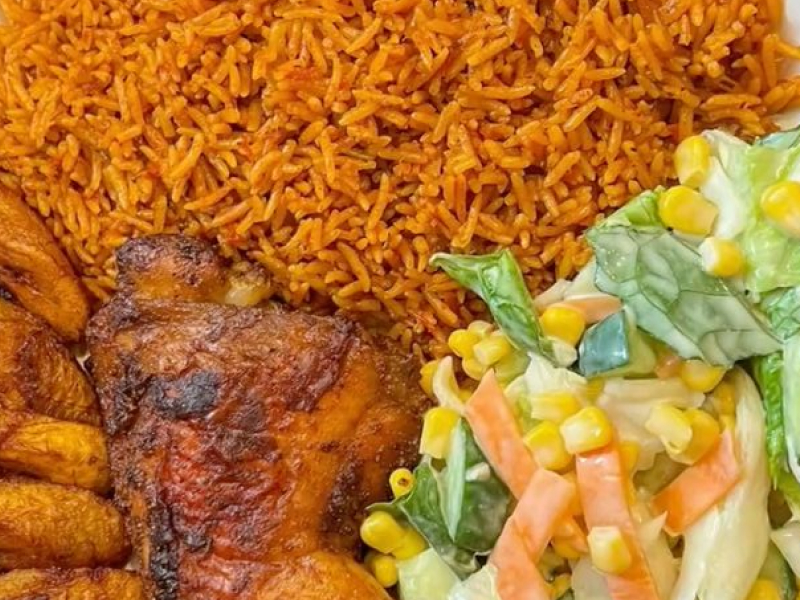 Jollof rice, chicken & coleslaw