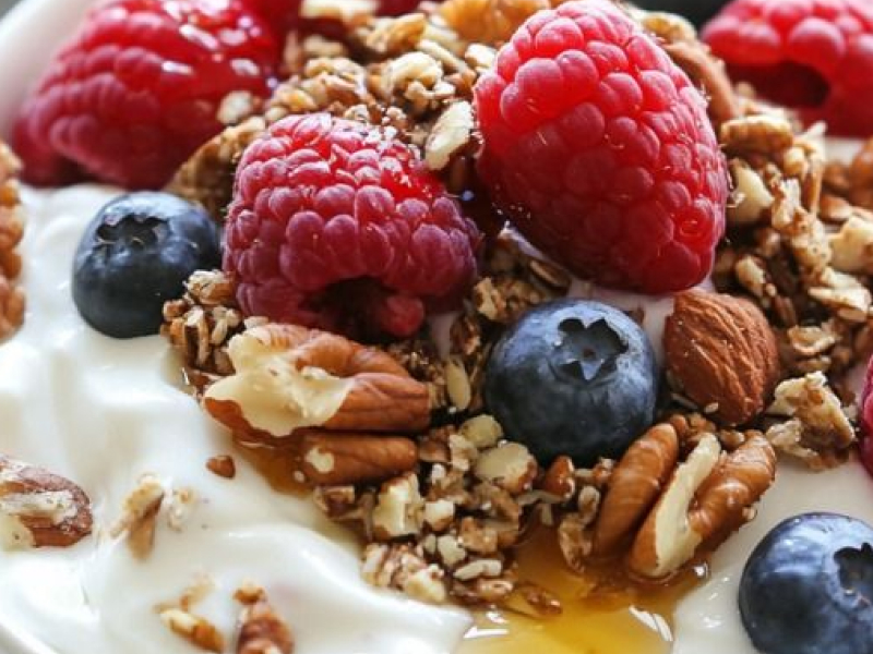 Greek yogurt & berries